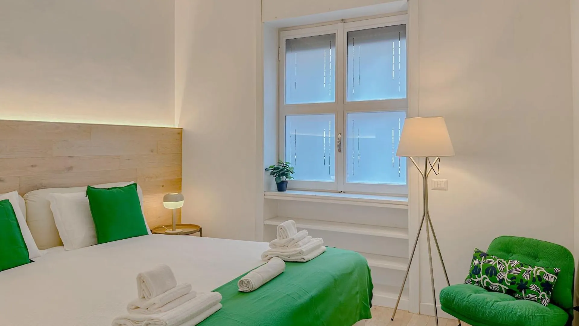 Santa Croce Suite - 10 Mins From Duomo Милан