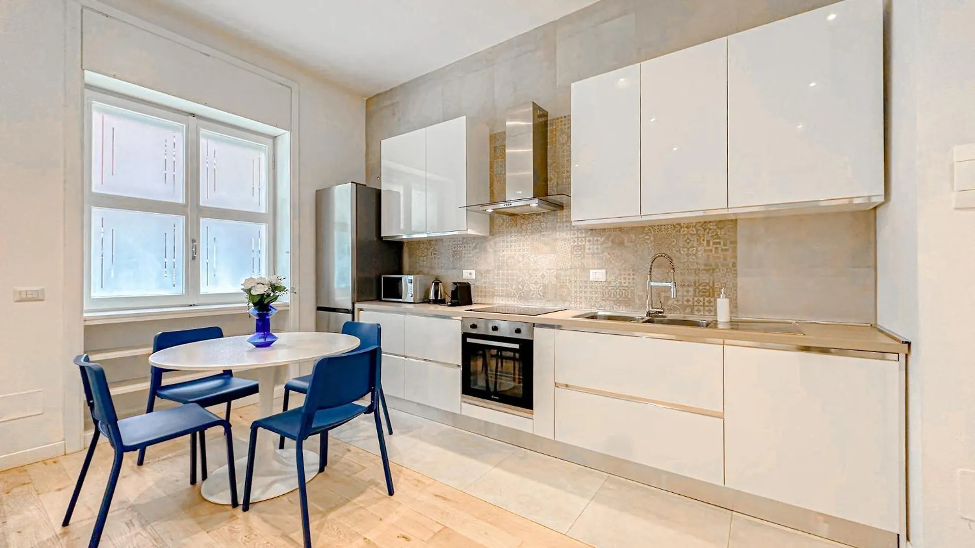 Santa Croce Suite - 10 Mins From Duomo Милан 0*,  Италия